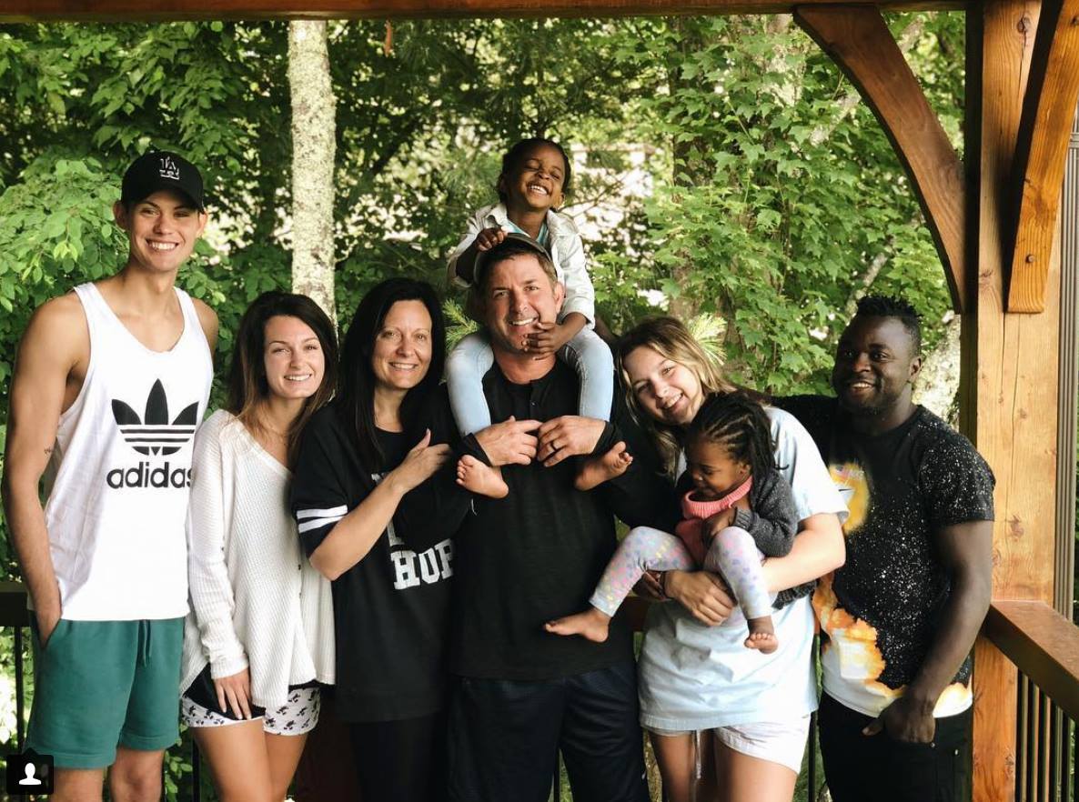 Lysa T family pic together again